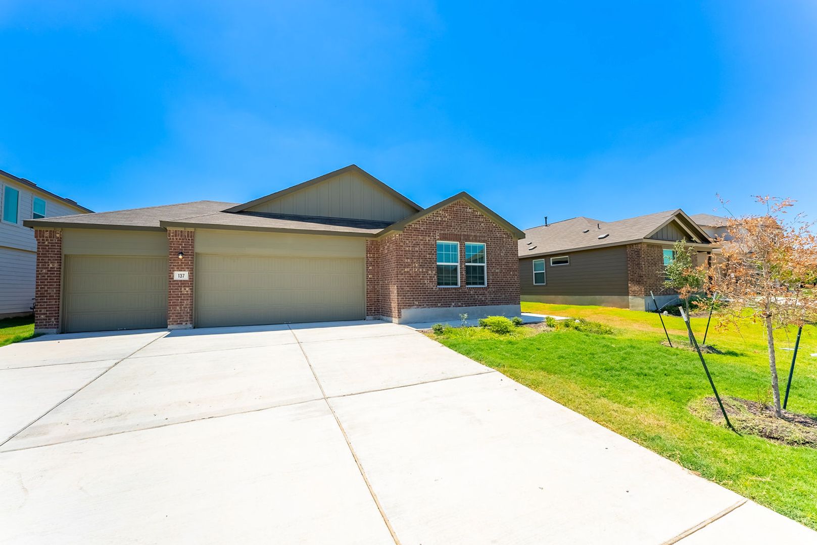 Kyle House: 137 River Rise Rd