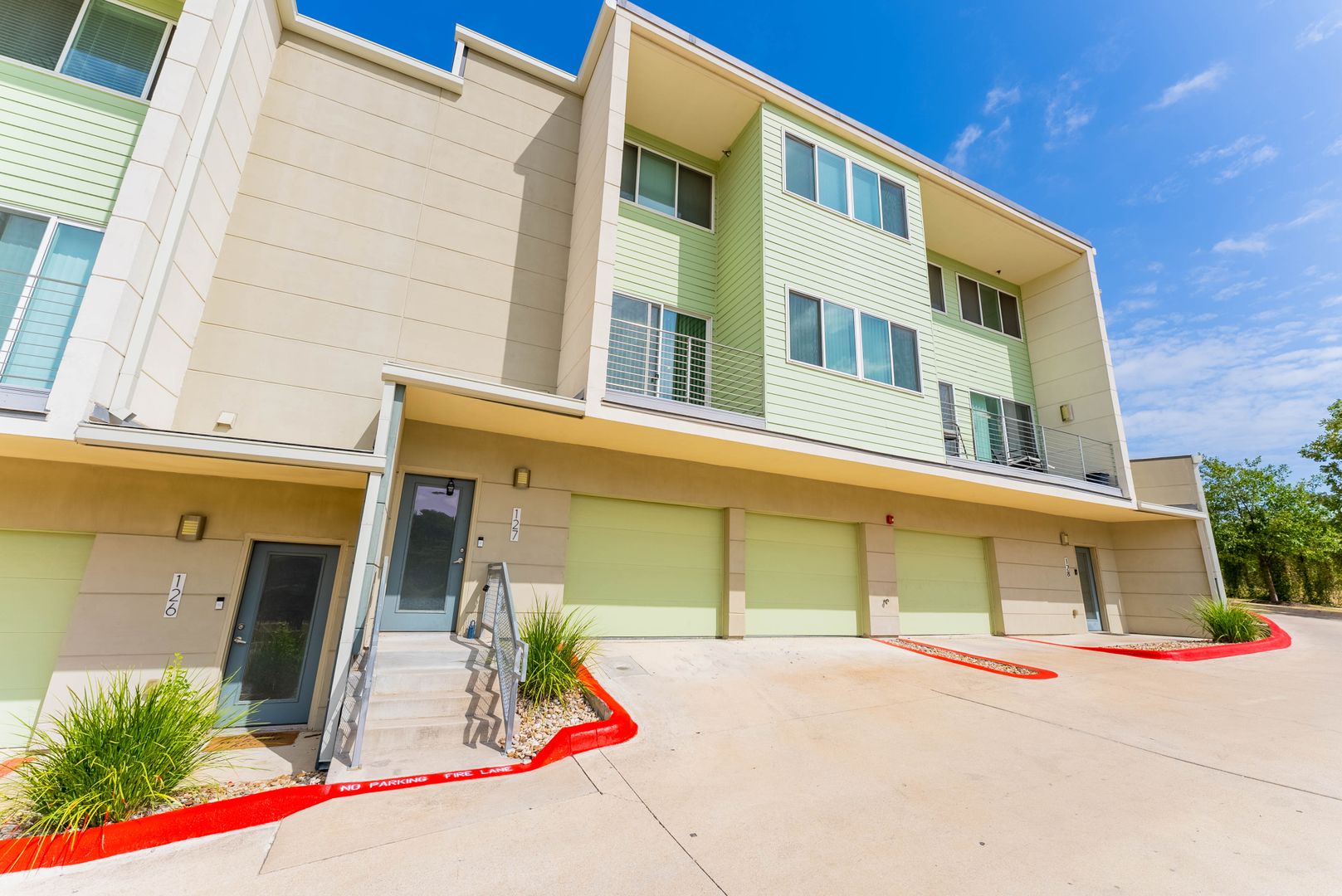 Austin Condo: 604 North Bluff Dr, #127