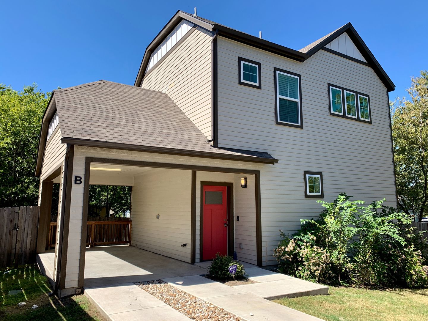 Austin House: 5205 Samuel Huston Ave Unit B