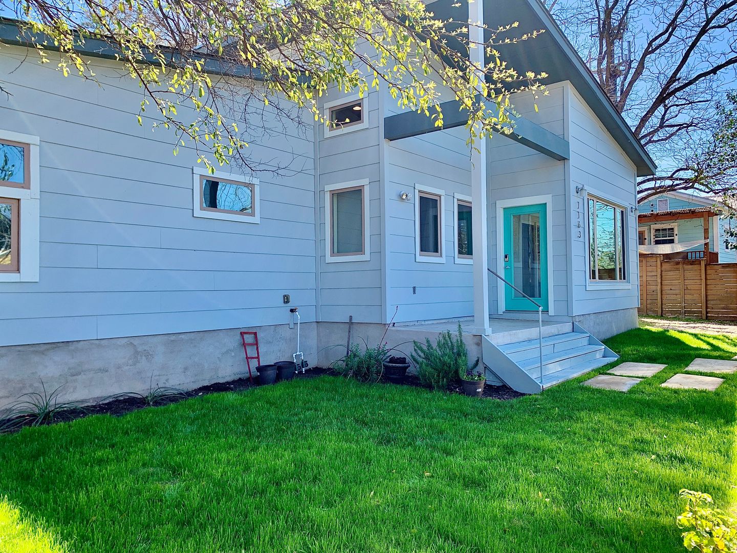 Austin House: 1163 Alamo Street