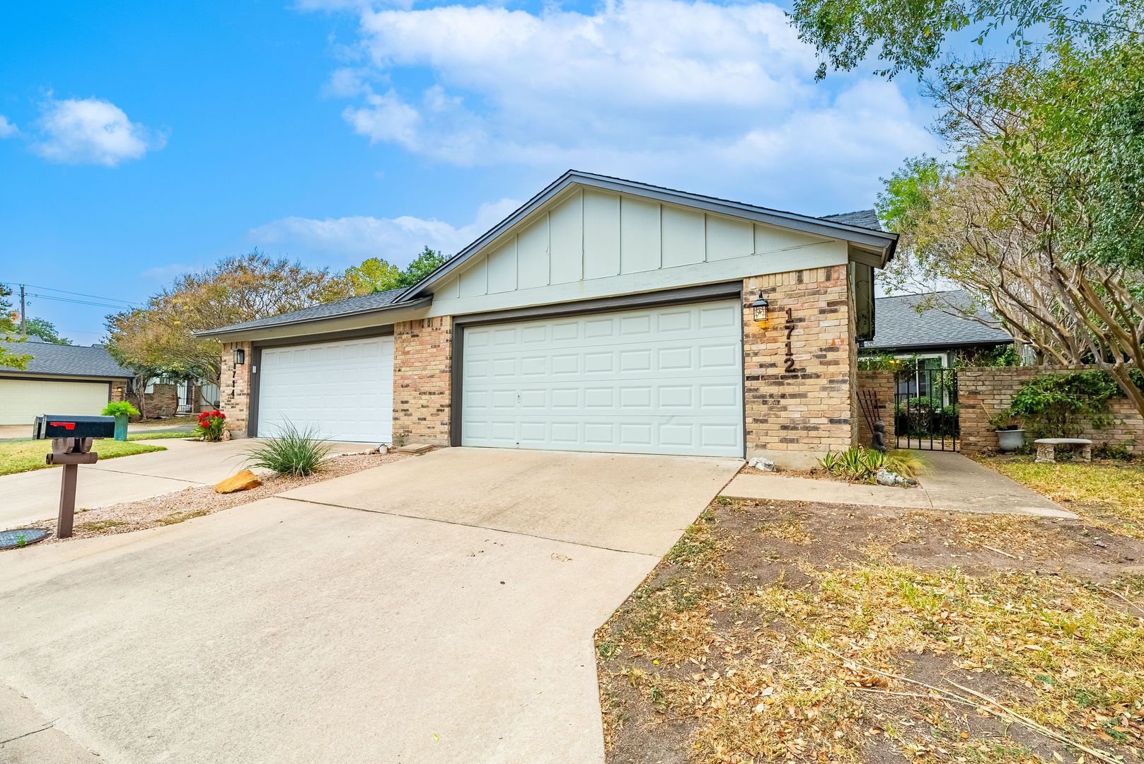 Austin House: 1712 Coturnix Dr