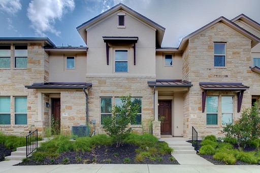 Incredible 3 Bed/2.5 Bath in North Austin! – photo 1