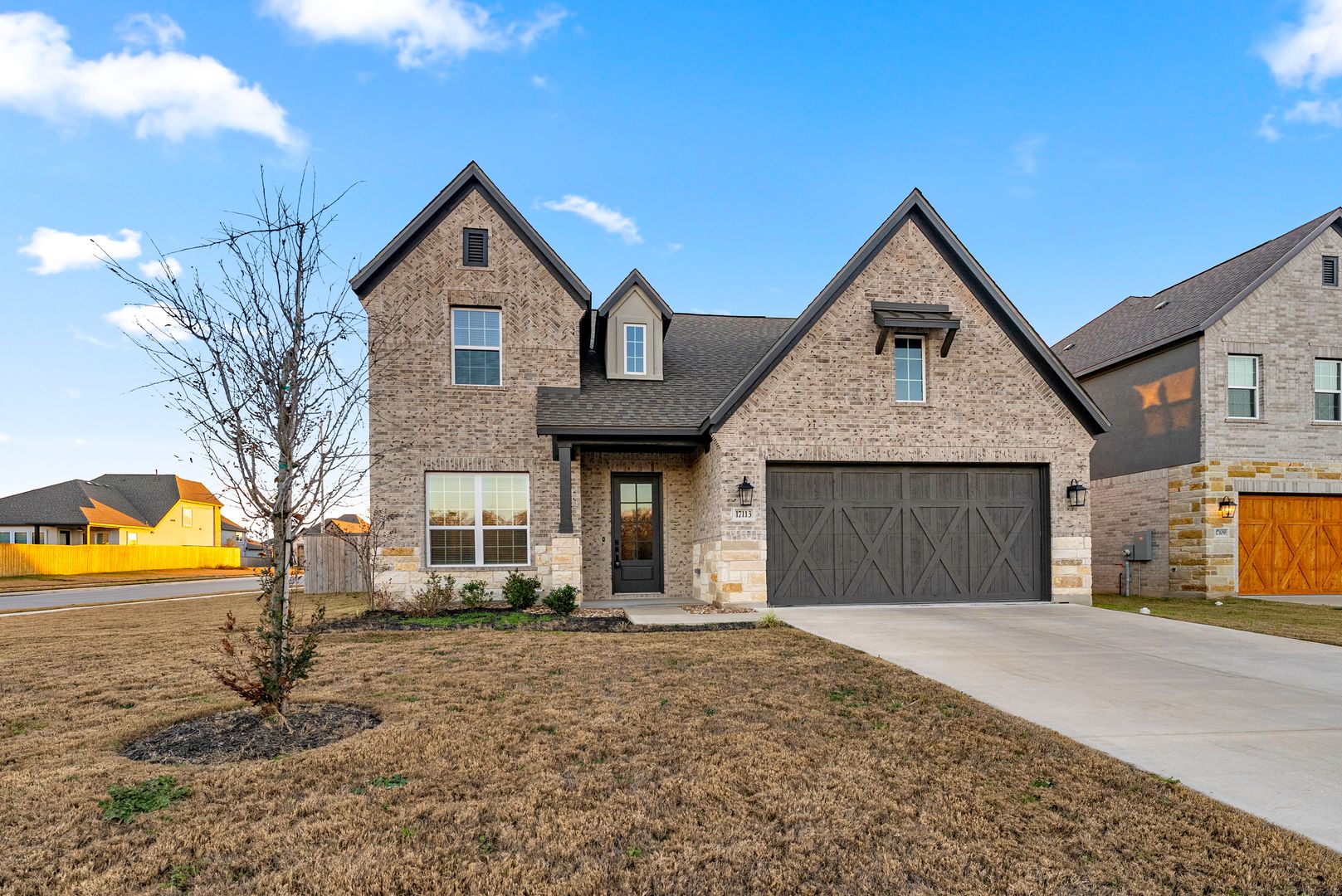 Manor House: 17113 Howdy Way