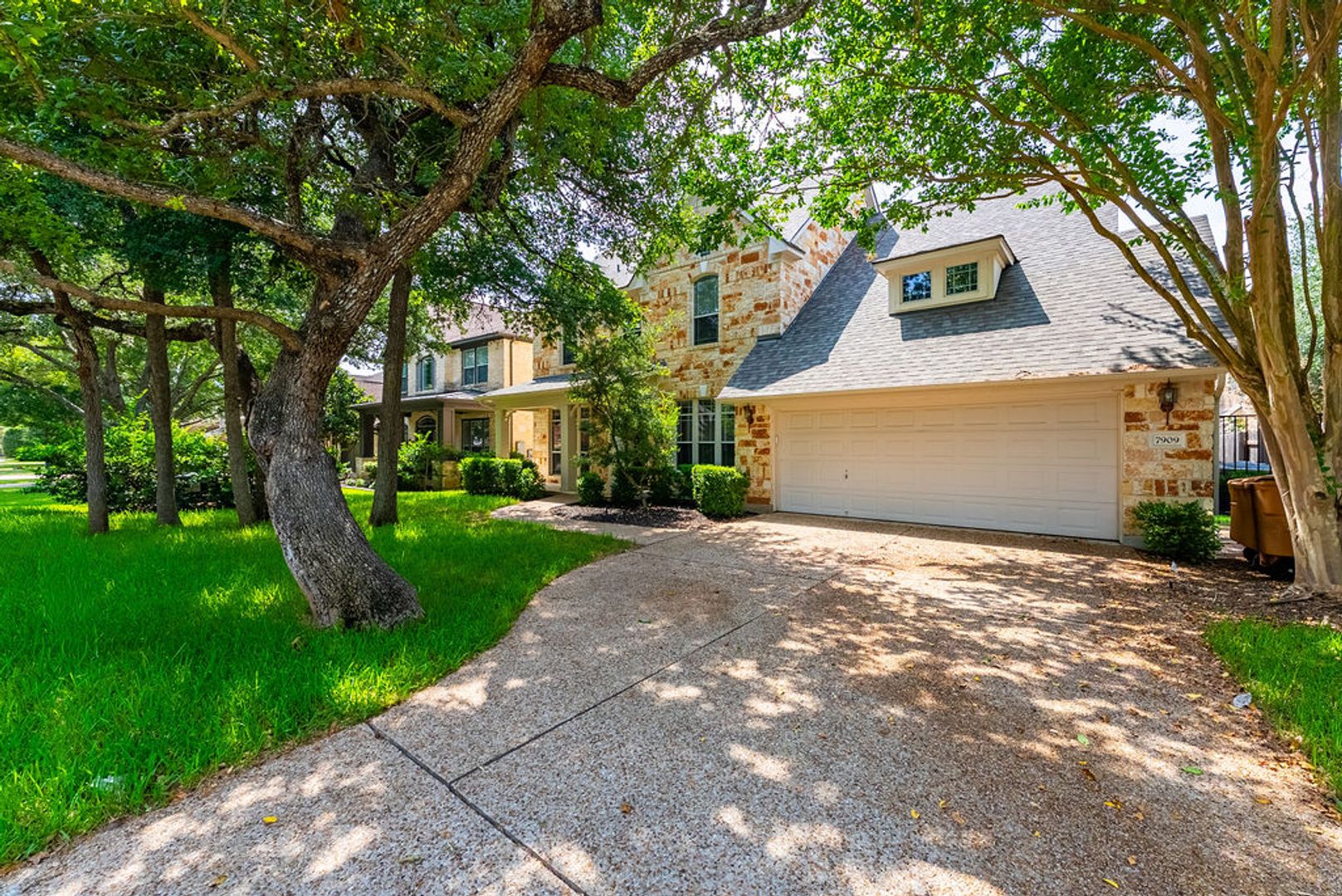 Austin House: 7909 Adelaide Dr
