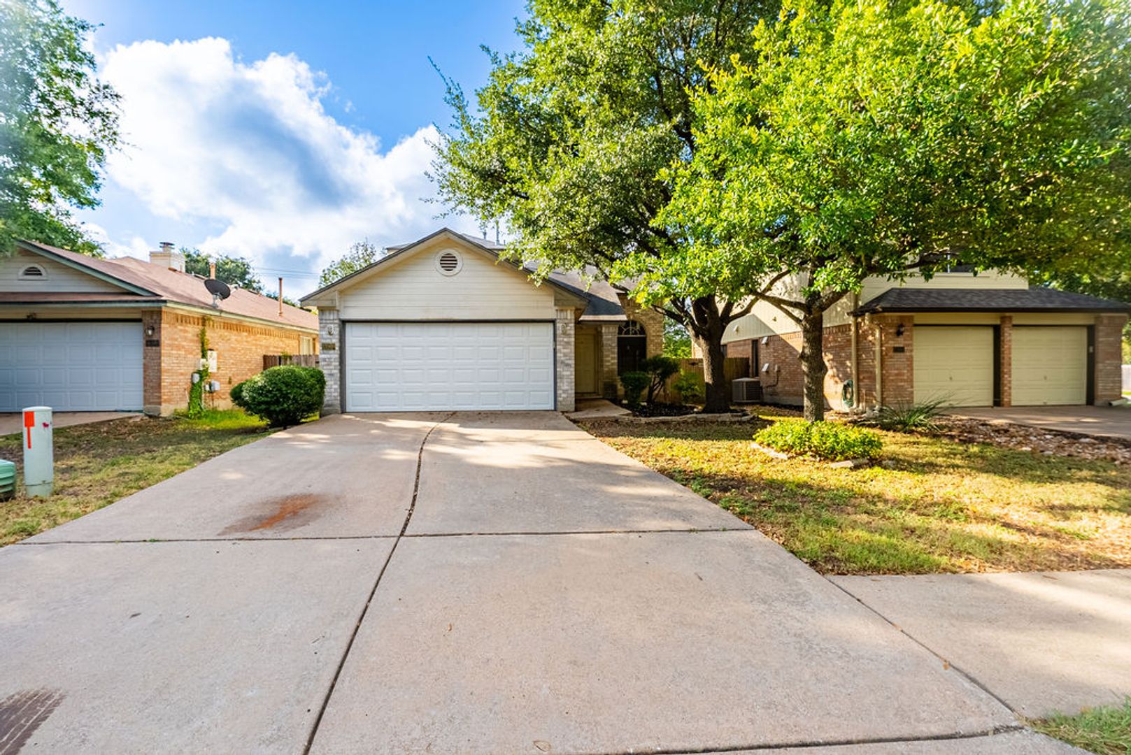 Austin House: 13505 Dulles Ave