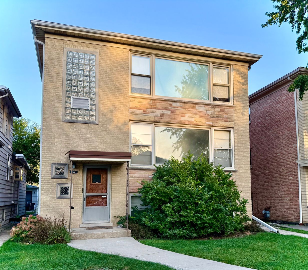 Elmwood Park Apartment: 2631 N 74th Ave