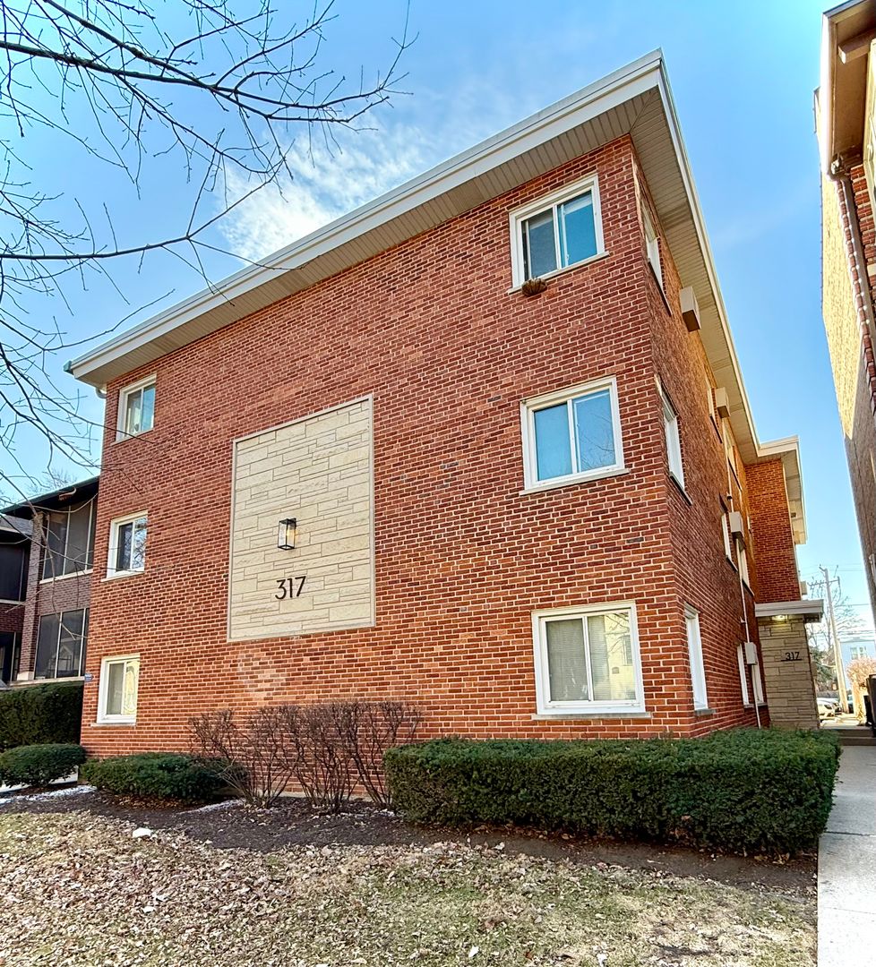 OAK PARK Condo: 317 WISCONSIN AVE Unit 1A