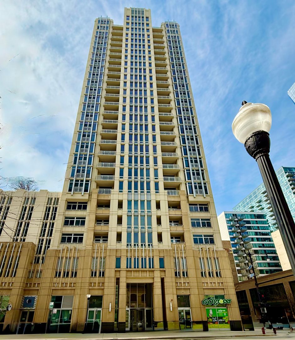 Chicago Condo: 1400 S. Michigan Ave. Unit 1812