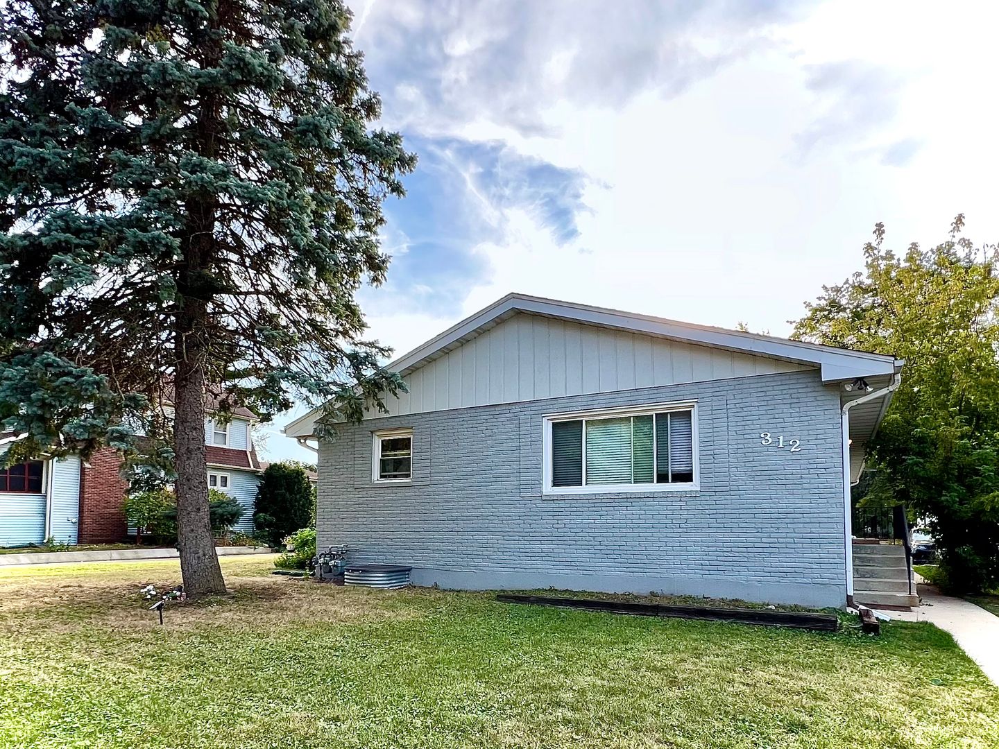 Lombard Condo: 312 S Lodge Lane