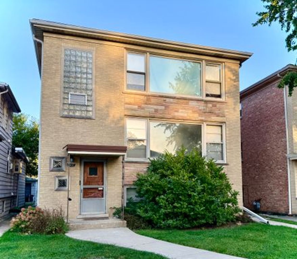 Elmwood Park Apartment: 2631 N 74th Ave