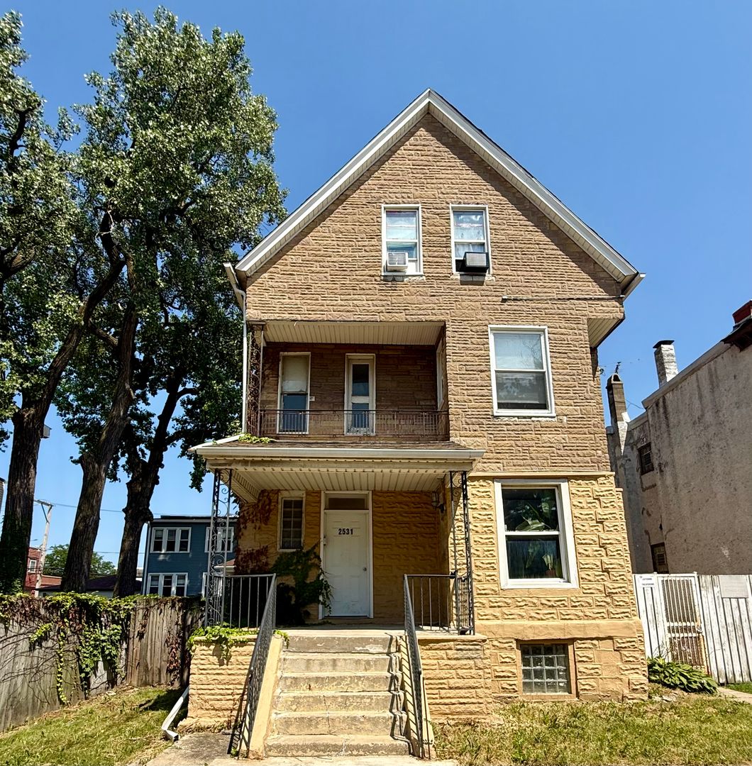 Chicago Apartment: 2531 N Tripp Ave