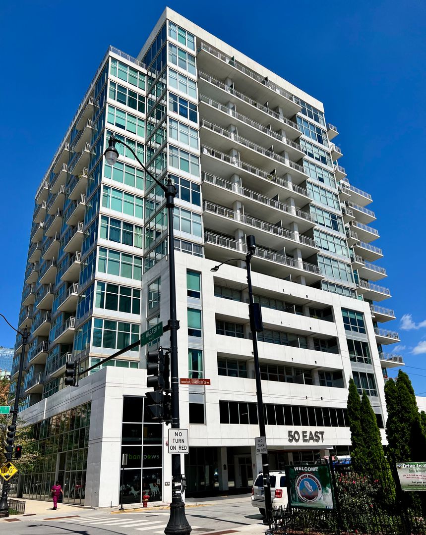 Chicago Condo: 50 E 16TH St Unit 1107