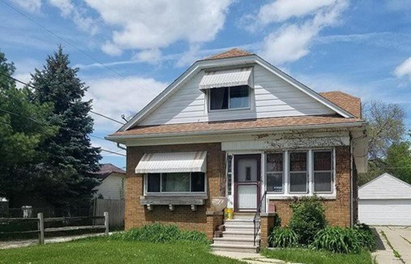 Kenosha Apartment: 1816 44th St