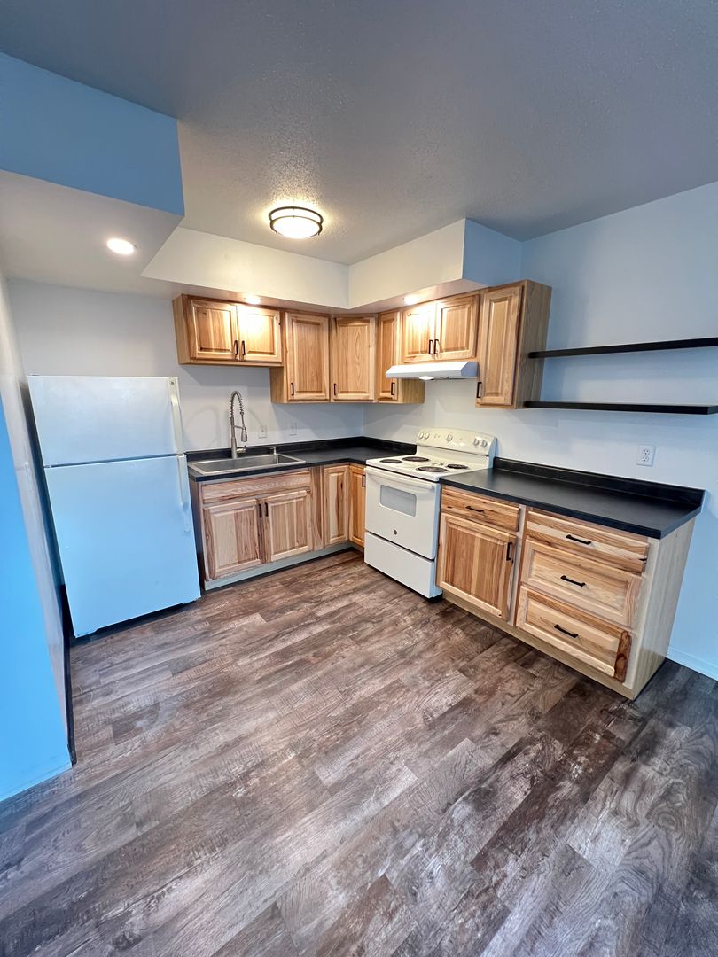 Superior Apartment: 1516 N 16th St - 7