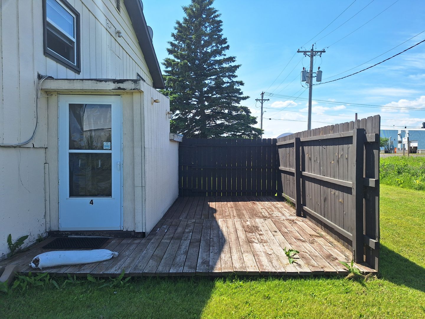 Superior Apartment: 2406 Hill Ave - 4