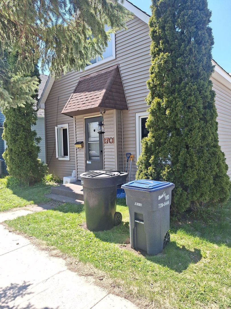 Superior House: 1701 Baxter Ave