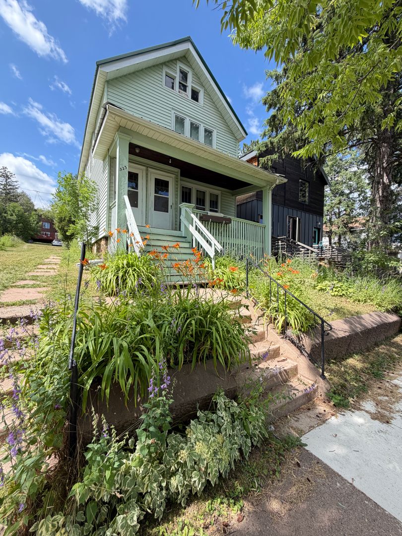 Duluth Apartment: 523 E 6th St