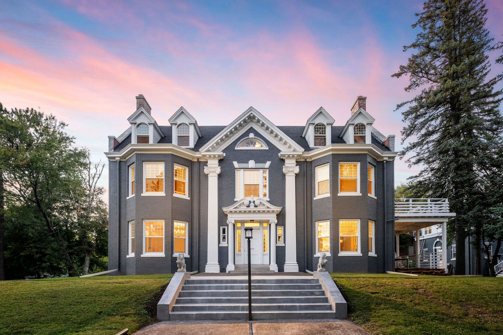 Duluth Apartment: 2307 E Superior St - 3