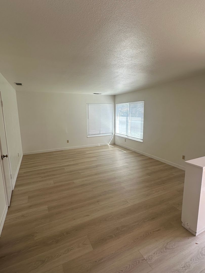 2113 Gordon Ave. 5 of 6