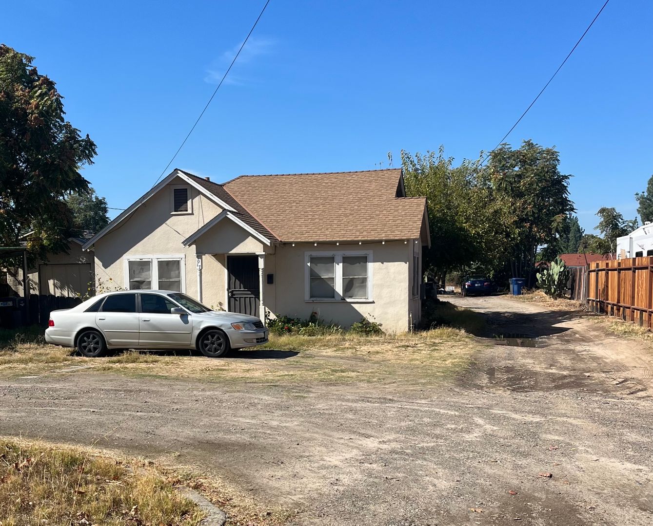 Turlock Apartment: 1017 Pioneer Ave.