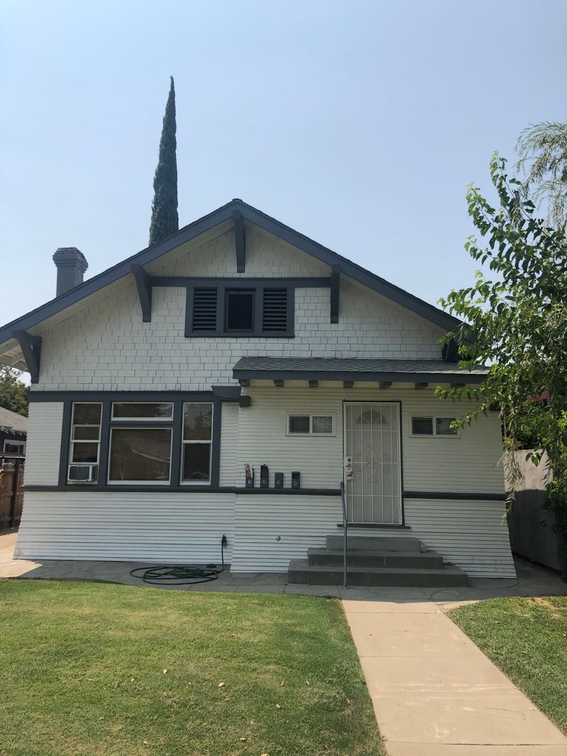 Modesto Apartment: 129 Orange Ave.