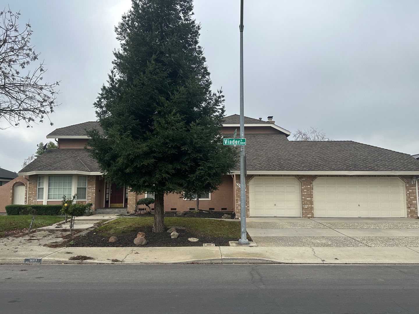 Modesto House: 3913 Viader Drive