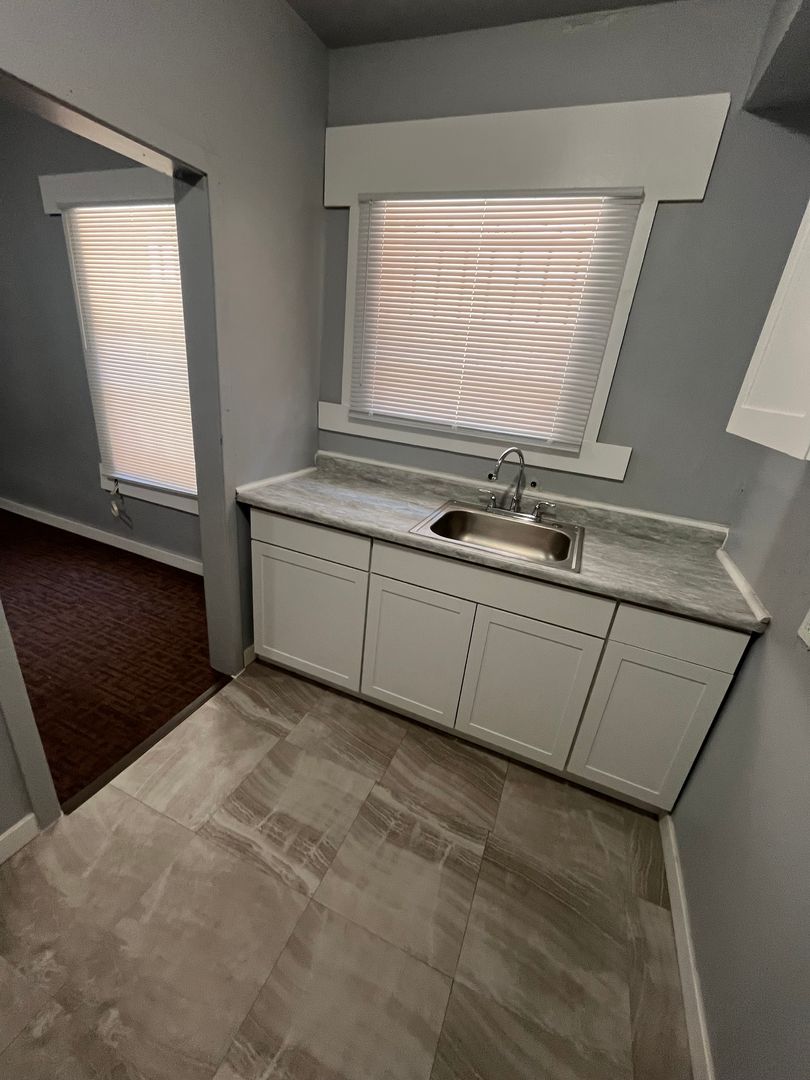Stockton Apartment: 34 S. Aurora St