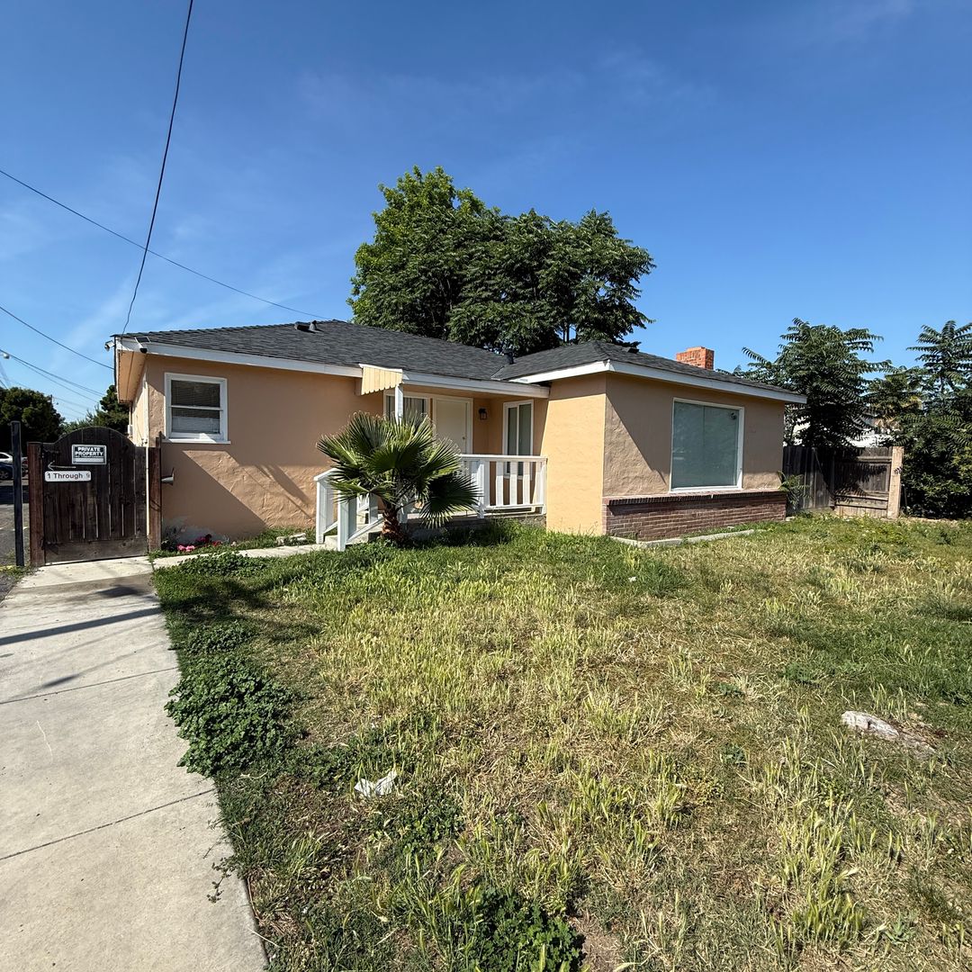 Modesto Apartment: 235 E. Coolidge Avenue