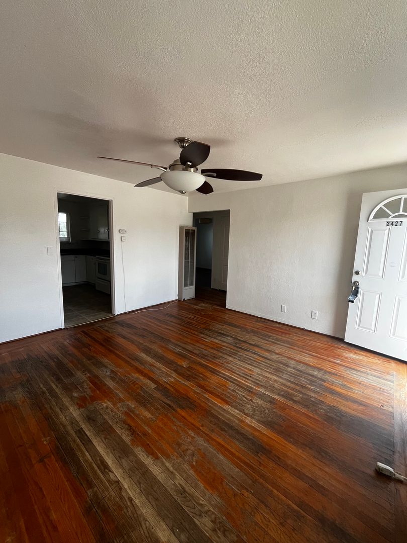 Modesto Apartment: Sylvan Ave