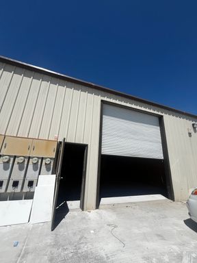 1,070 SQFT Warehouse Available Now – photo 1