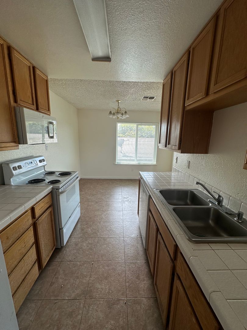 Modesto Apartment: 3025 Tully Rd