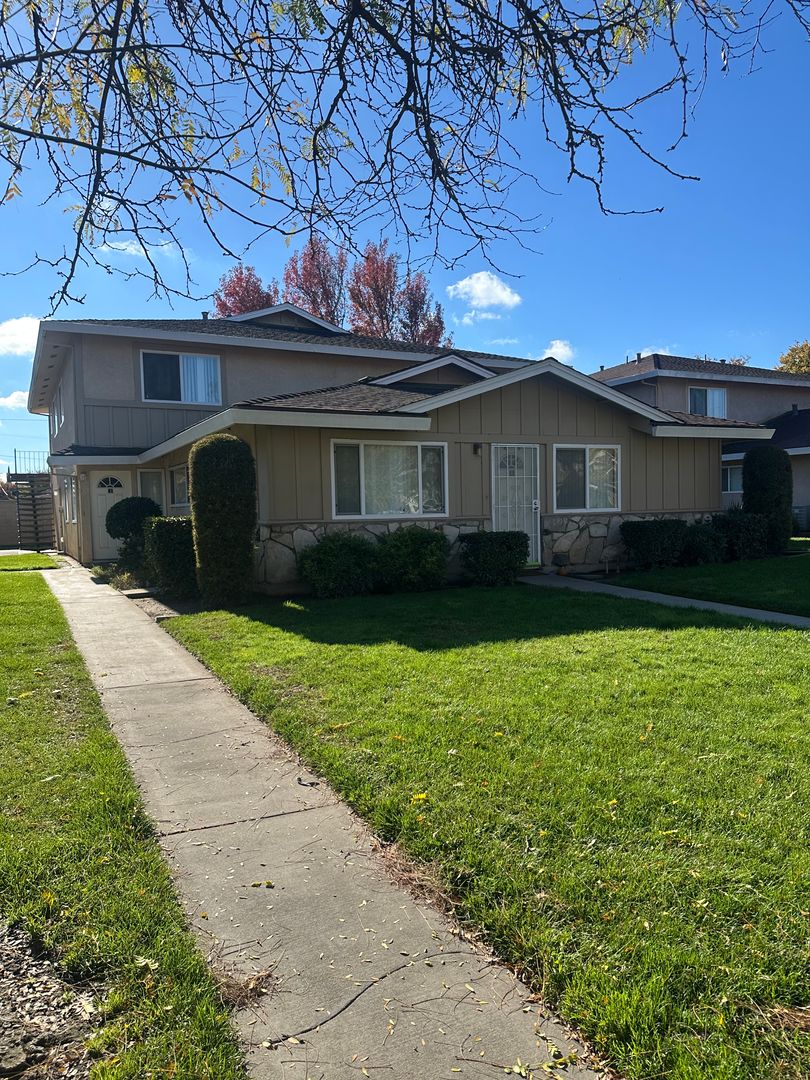 Modesto Apartment: 2212 Palisade Ave