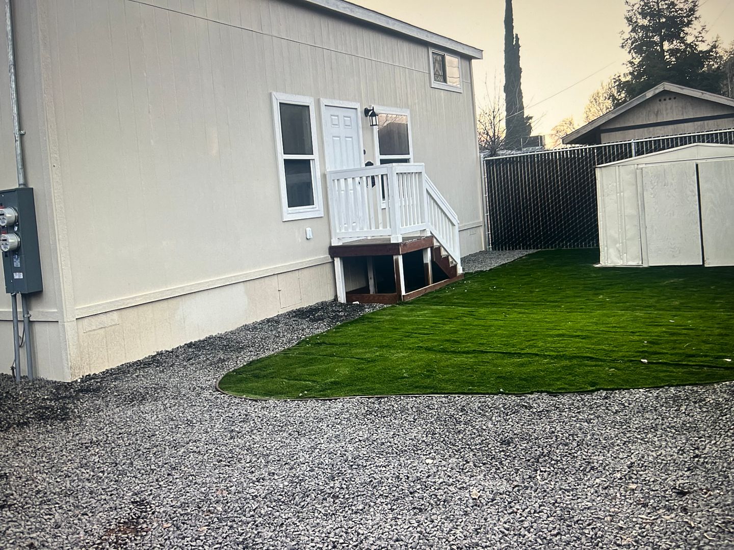 Modesto Apartment: 913 Whittier Ave.