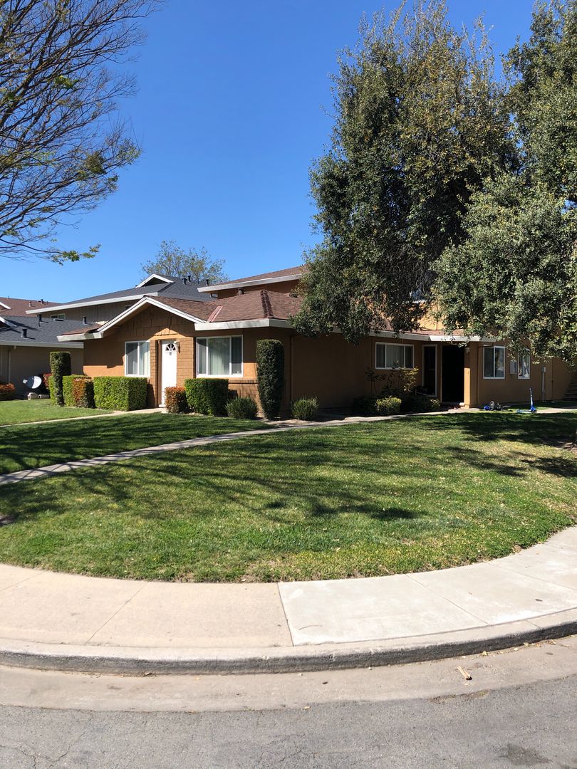 Modesto Apartment: 2113 Palisade Ave.