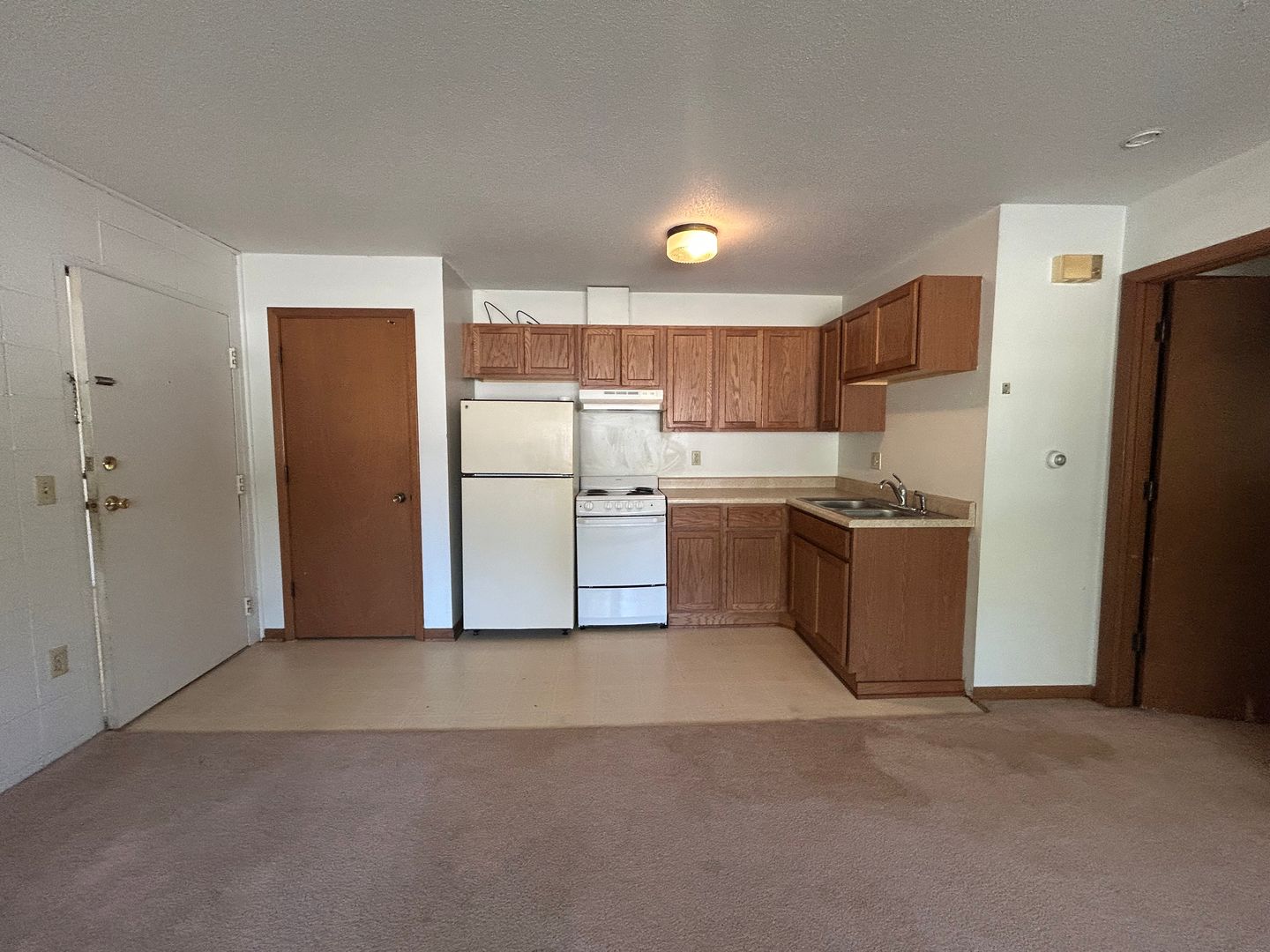Iowa City Apartment: 2714 Wayne Avenue