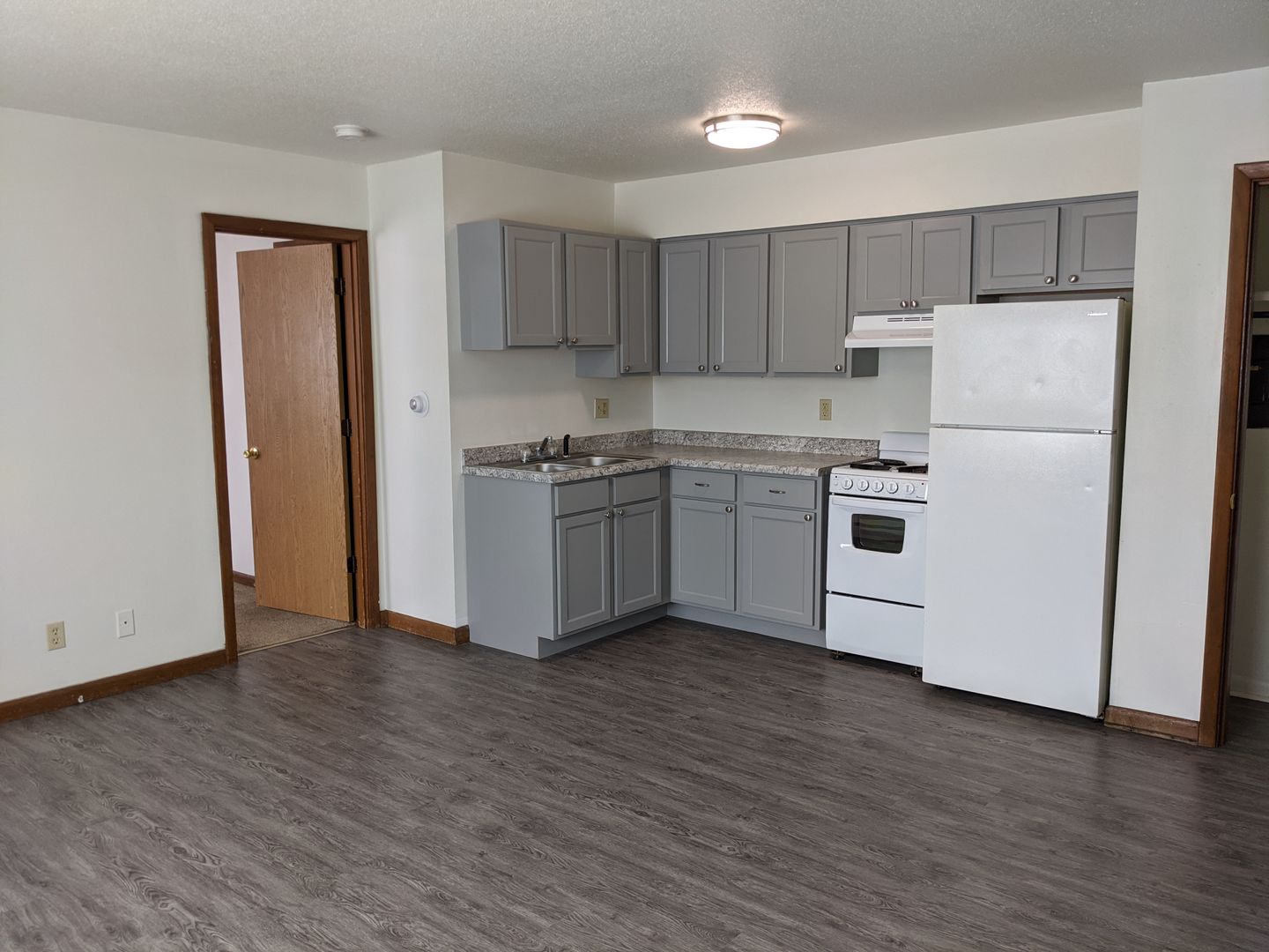 Iowa City Apartment: 2718 Wayne Avenue