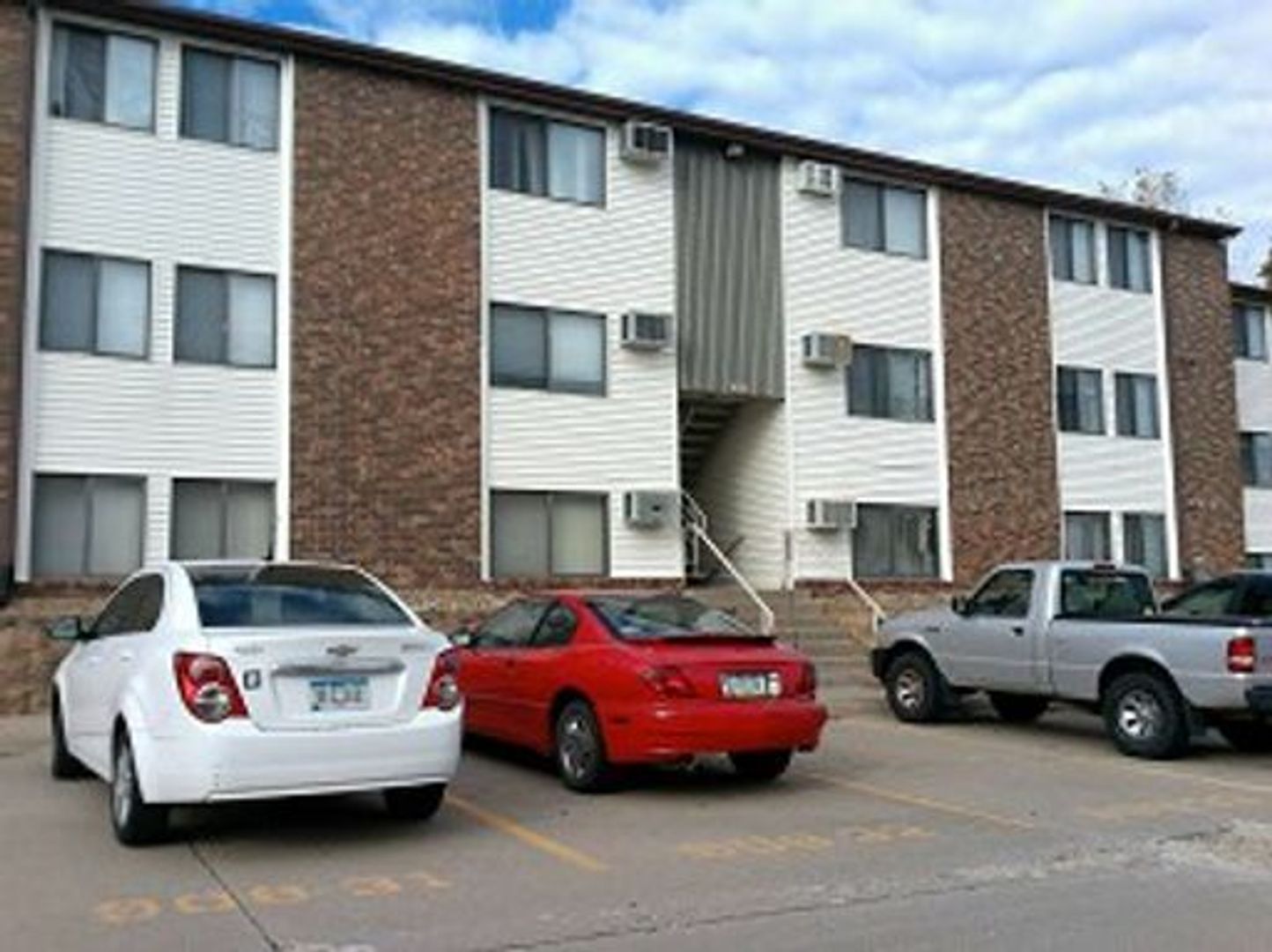 Iowa City Apartment: 810 - 920 Benton Drive