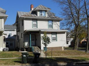 FALL 2026 MOVE IN SPECIAL - REMODELED!!! 3 Bedroom Duplex in Upstairs of Downtown Home – photo 1