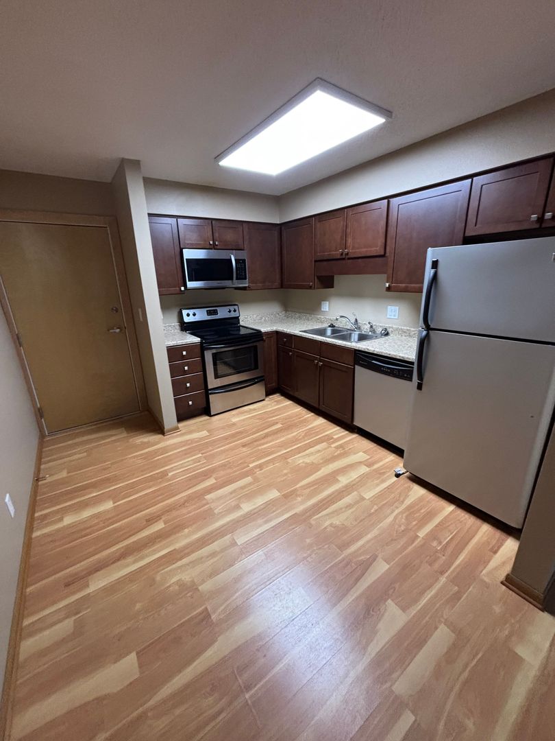 Iowa City Apartment: 730 Michael Street