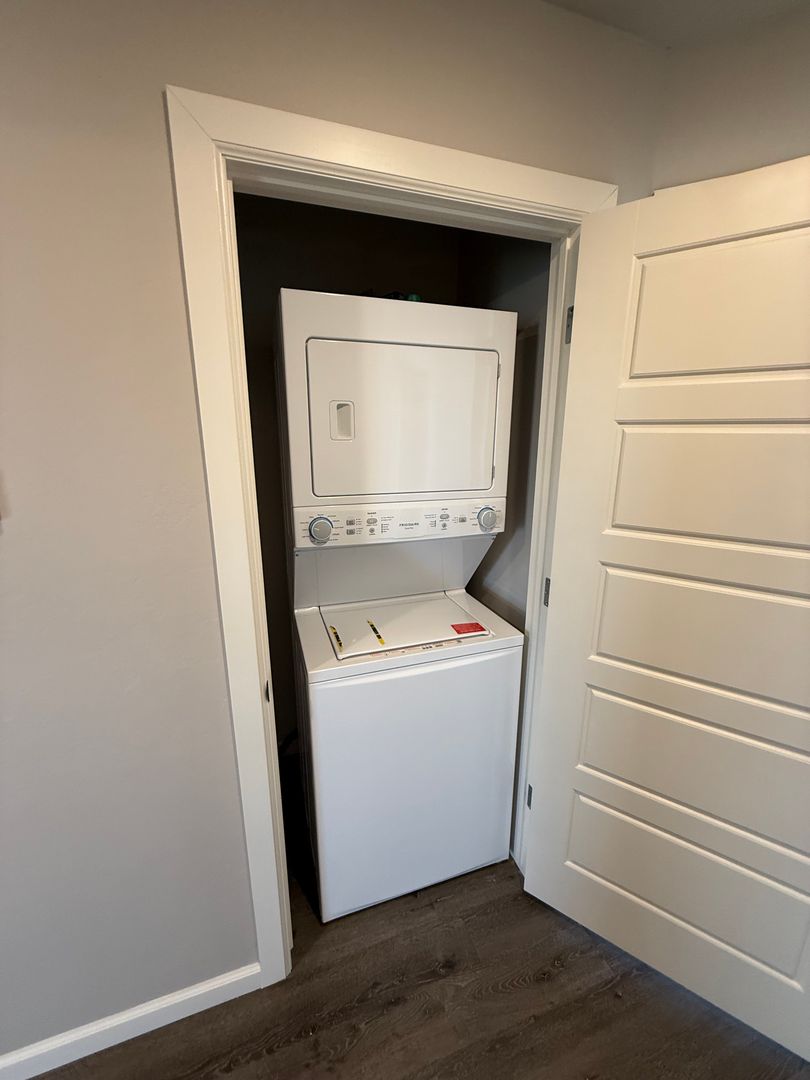 Laundry room at 7720 Westhall Place - Pennbrooke
