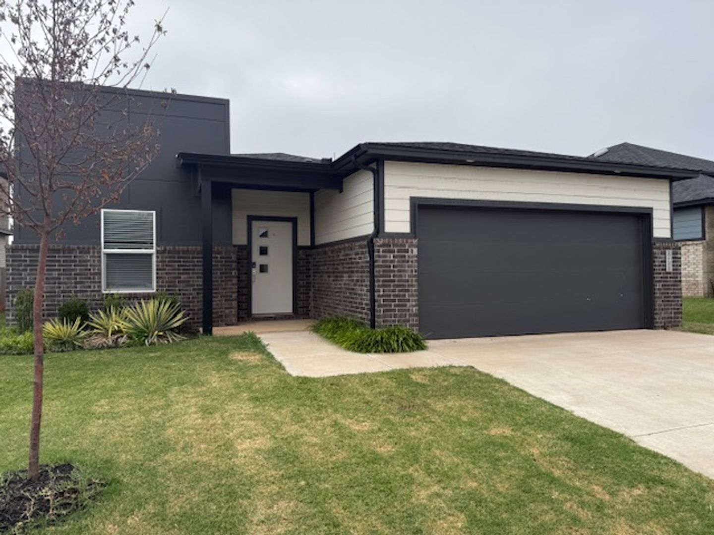 Edmond House: 8100 NW 151st Cir