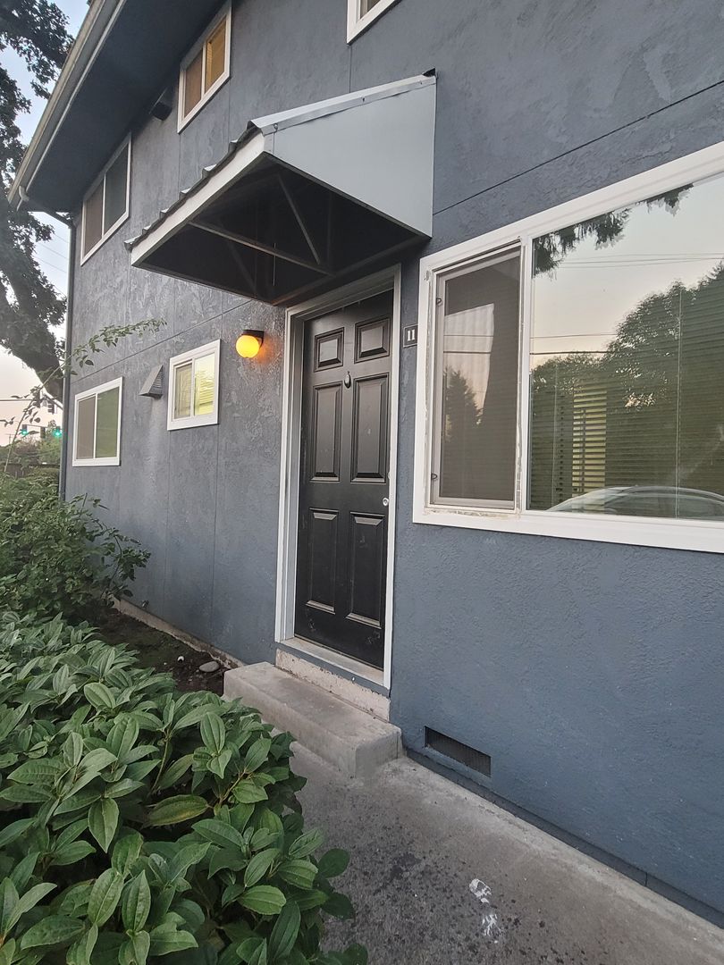 Eugene Apartment: 601 Coburg Rd.