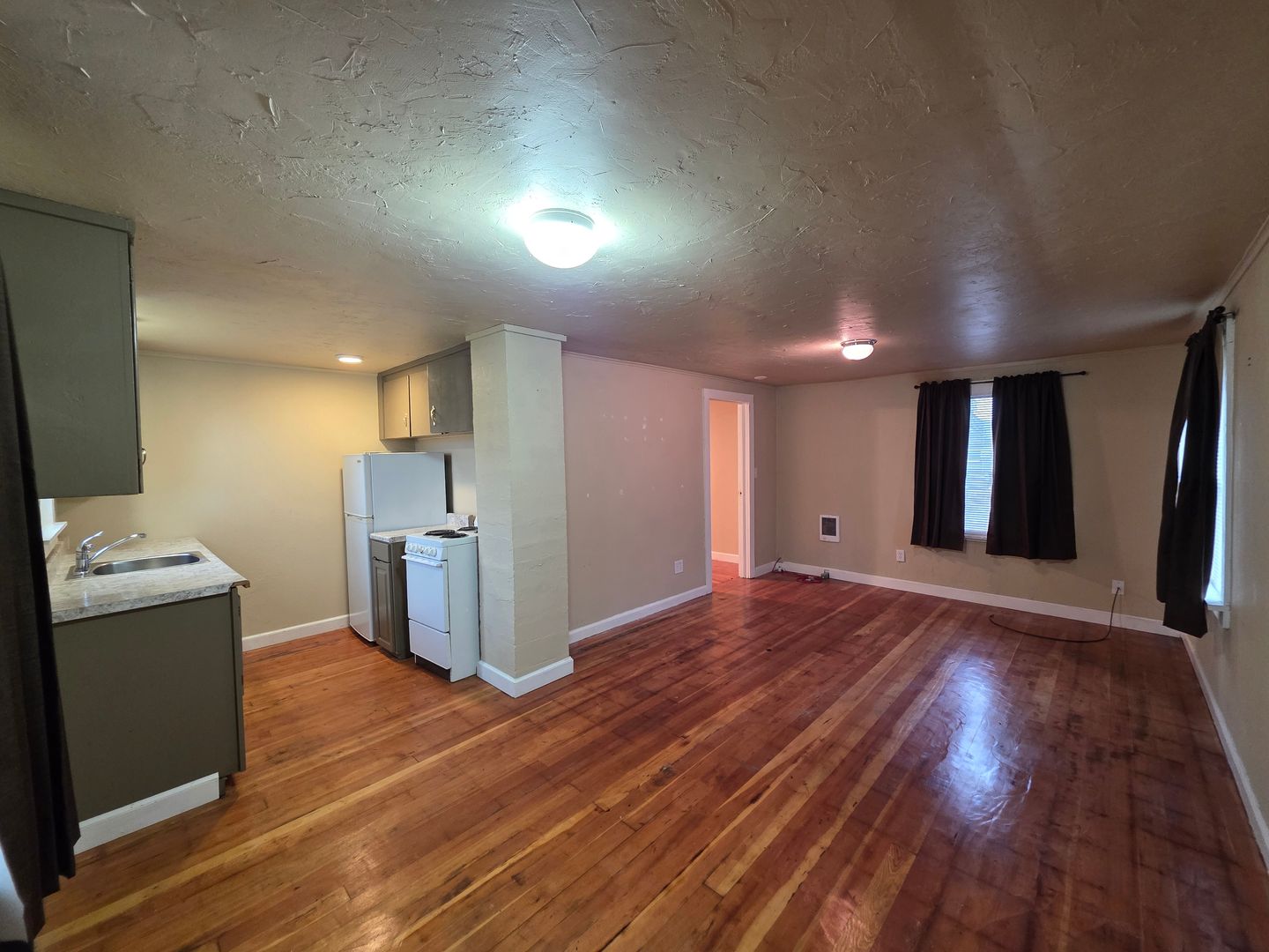 Springfield Apartment: 1923 S. A St