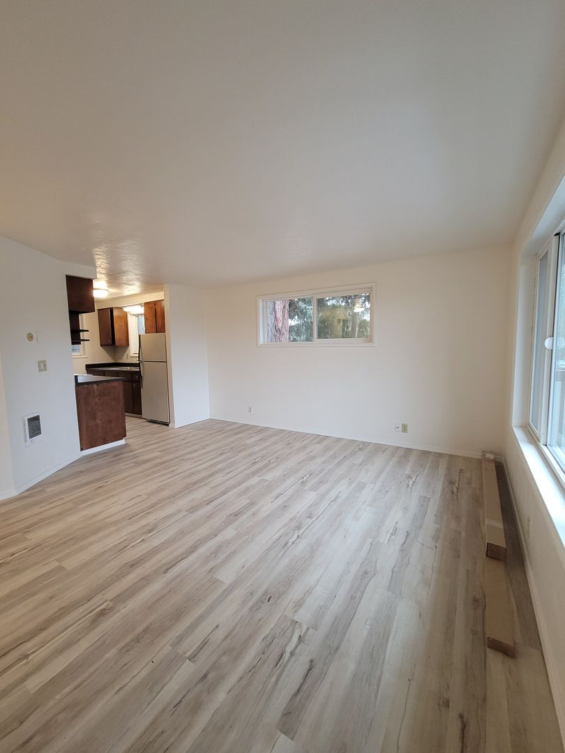Eugene Apartment: 1187 W. 8th Ave.