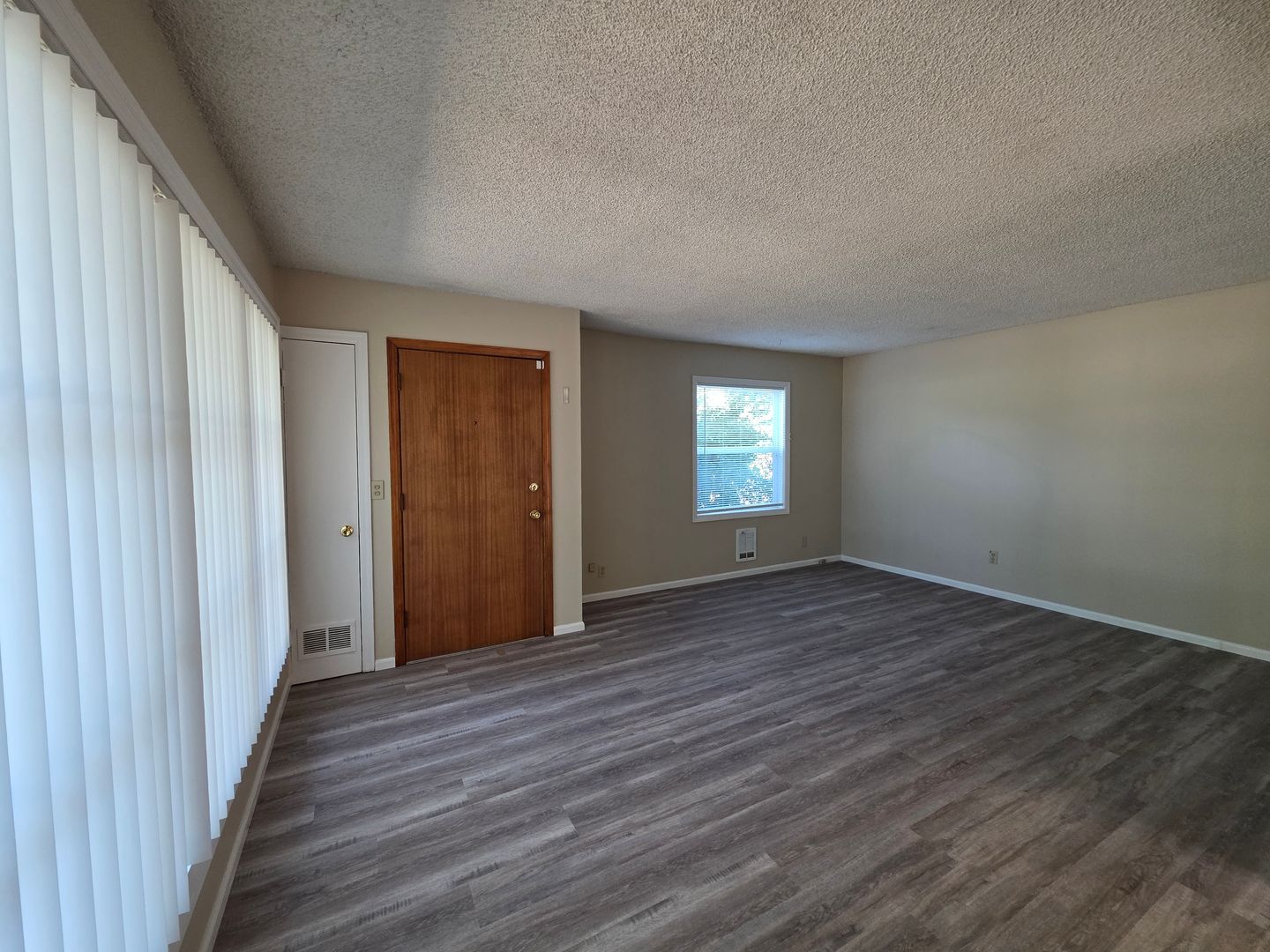 Eugene House: 300 Federal Ln.