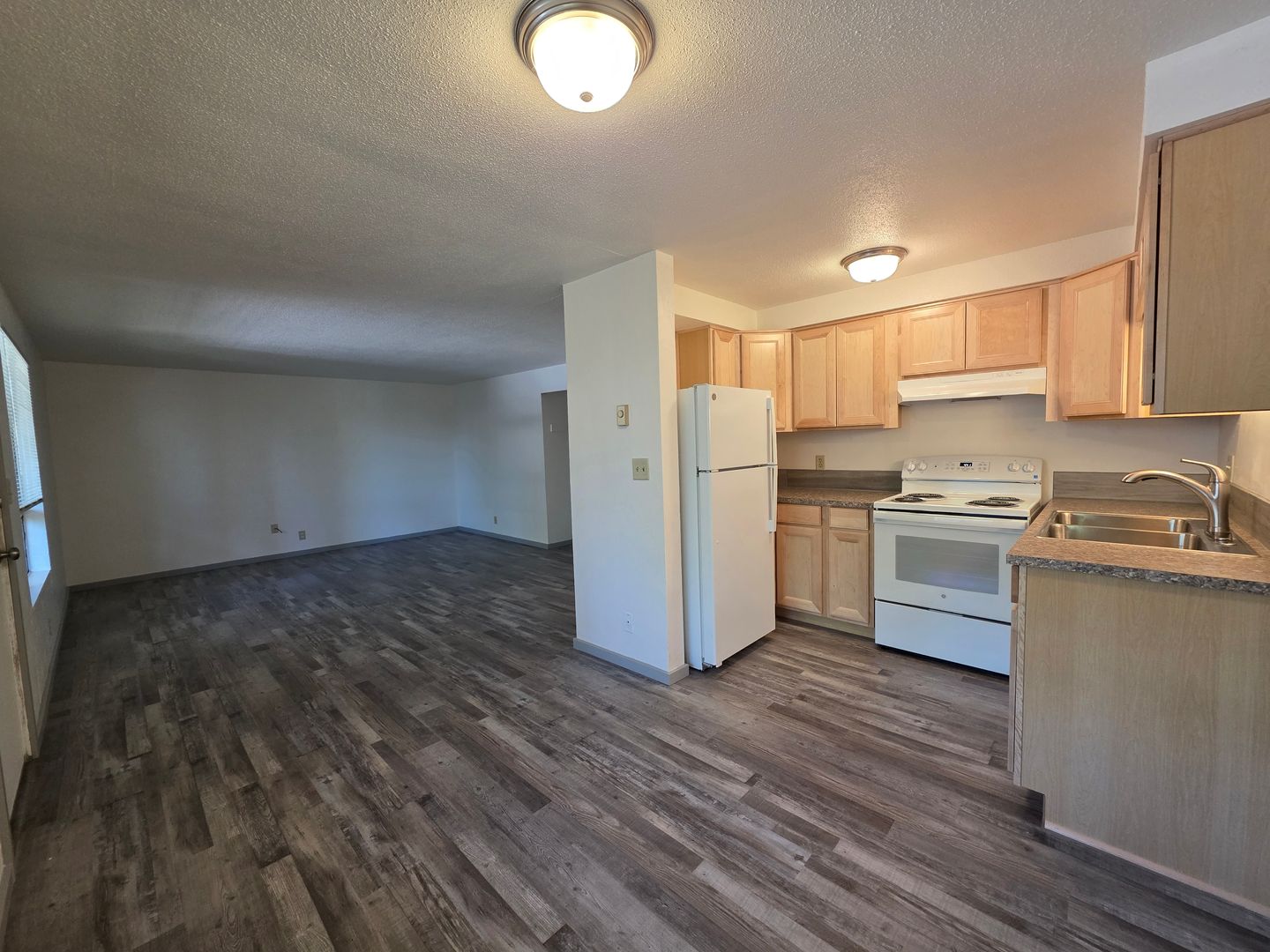 Eugene Apartment: 2785 Oak Street