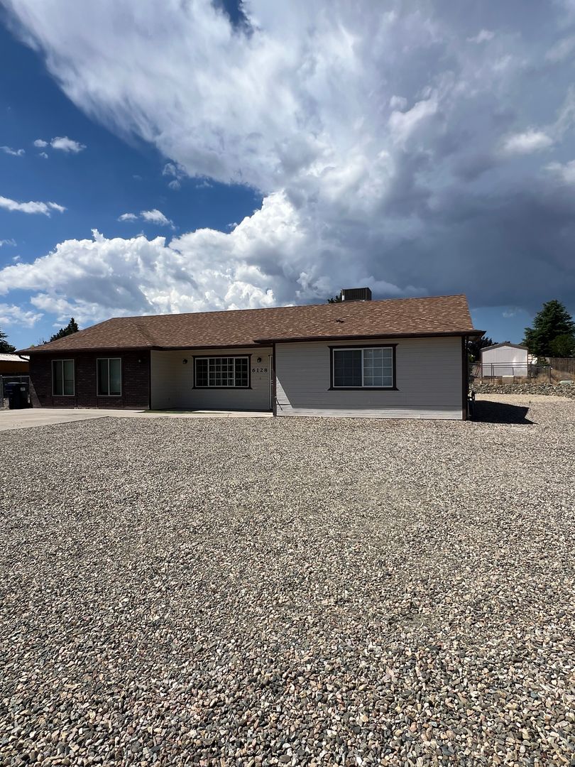 Prescott Valley House: 6128 N Viewpoint Drive