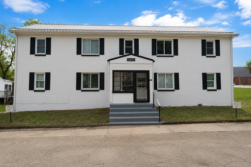 Available Now! 1 Bed/1 Bath Versailles Apartment