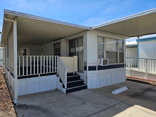 Cute Park Model for rent in a lively 55+ Park!