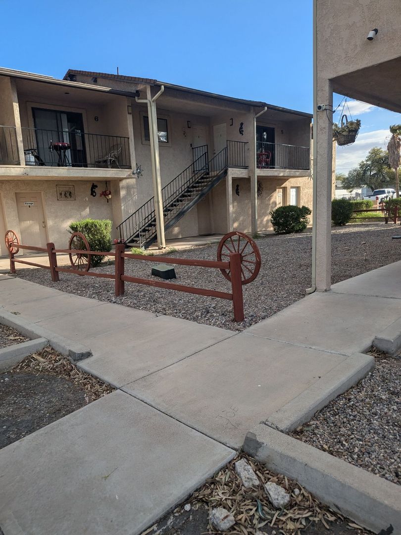 Bullhead City Apartment: 1245 Agate Ave